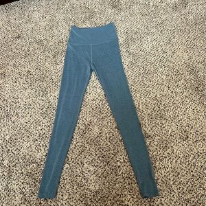 EUC Beyond Yoga x Pure Barre leggings. Size Medium. Color is blue spacedye